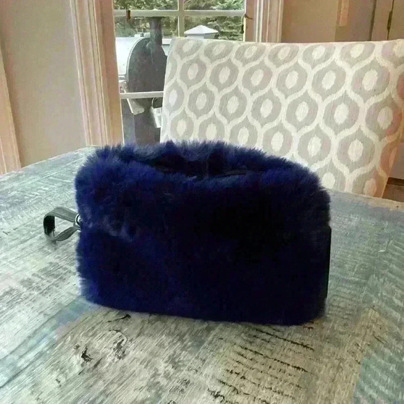 Jane & Berry Fuzzy Pouch Blue Wristlet Black Strap NWT Zipper - Picture 3 of 9